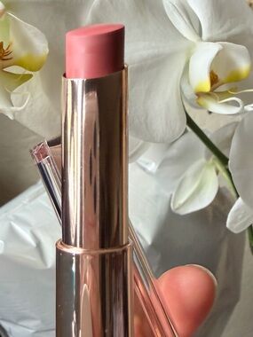 Lancôme Idôle Lip Butterglow in Nude Pink 33